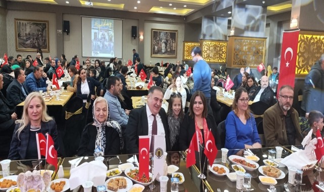 Nallıhan Belediye Başkanı Ertunç Güngör personelle yemekte buluştu