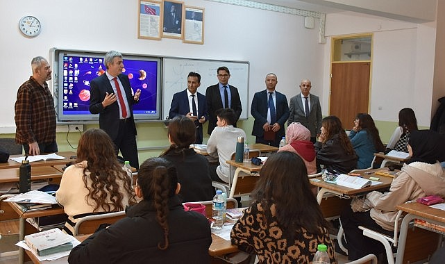  &quot;Öğretmenlerin makamı öğrencinin yüreğidir&quot;