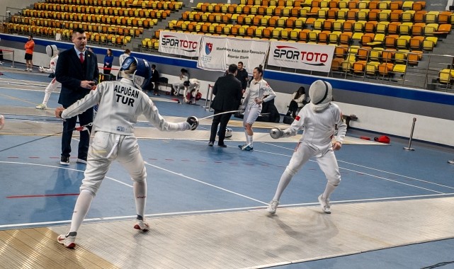 Türkiye Eskrim Büyükler Epe-Flöre ve Gençler Kılıç Şampiyonası, Ankara&#039;da yapıldı