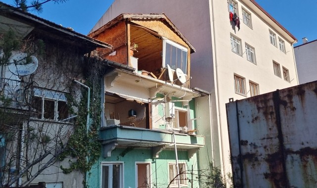 Ankara&#039;da bir evde doğal gaz kaynaklı patlamada 1 kişi yaralandı