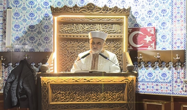 Diyanet İşleri Başkan Yardımcısı Burhan İşliyen, Kırşehir&#039;de kandil programına katıldı