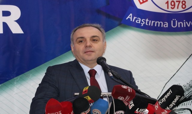 ERÜ Rektörü Prof. Dr. Altun, basın mensuplarıyla buluştu