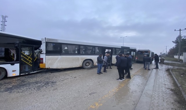 GÜNCELLEME - Ankara&#039;da zincirleme trafik kazasında 31 kişi yaralandı