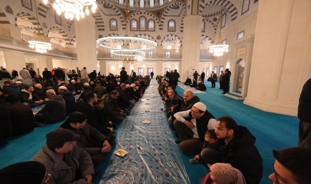 Karaman&#039;da gençler ve aileleri yeni yılın ilk sabah namazında buluştu