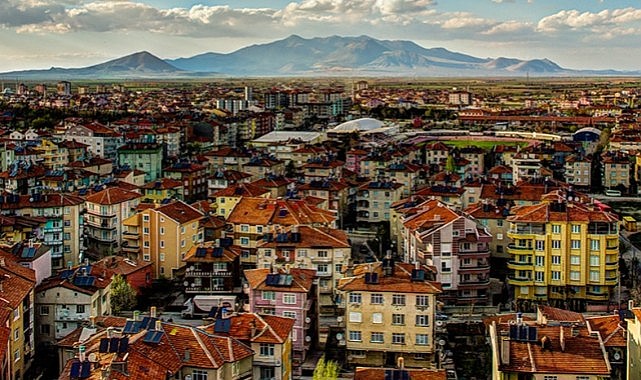 Karaman&#039;ın nüfusu ile yarışıyor