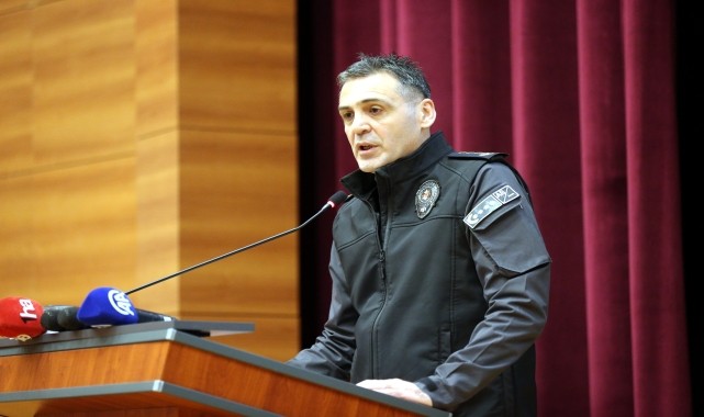 Kayseri'de emniyetin düzenlediği liselerarası bilgi yarışması için ödül töreni düzenlendi