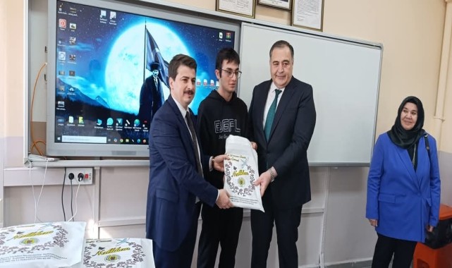 Nallıhan Belediyesinden öğrencilere kitap desteği