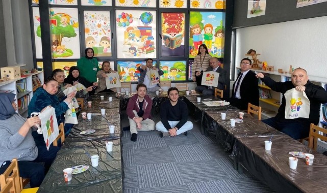 Sorgun&#039;da özel çocuklar için bez çanta boyama etkinliği düzenlendi