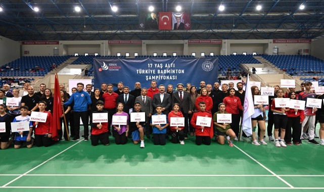 17 Yaş Altı Badminton Türkiye Şampiyonası Eskişehir&#039;de başladı
