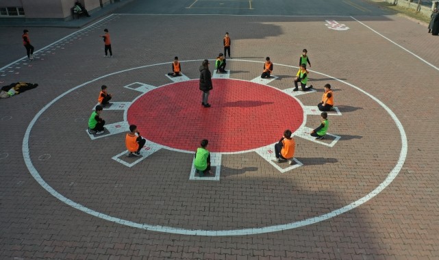 Büyükşehir Belediyesi, öğrencileri ders aralarında spor ve eğlenceyle buluşturuyor