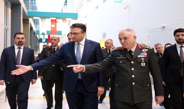 Genelkurmay Başkanı Orgeneral Gürak, ASELSAN Genel Müdürü Akyol'u ziyaret etti