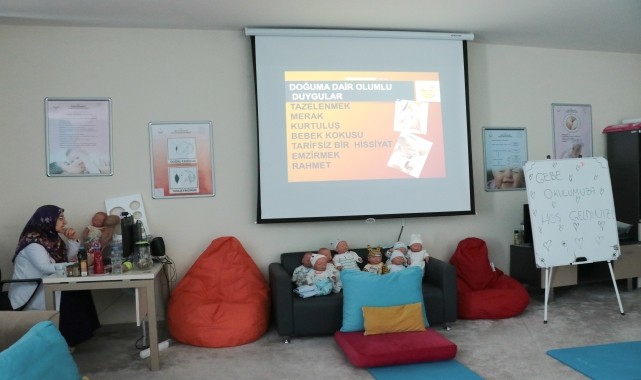 Gurbetteki anne adayları doğum korkularını Kayseri Şehir Hastanesindeki Gebe Okulu ile yeniyor