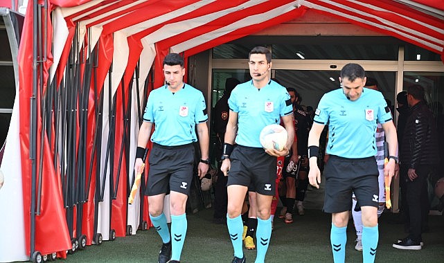 İstanbul&#039;da Tayfun Sarı düdük çalacak