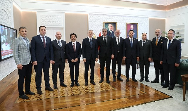 Karaman heyetinden Sağlık Bakanı Memişoğlu&#039;na ziyaret