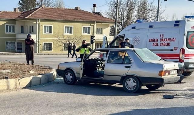 Kırşehir&#039;de otomobille çarpışan motosikletin sürücüsü öldü