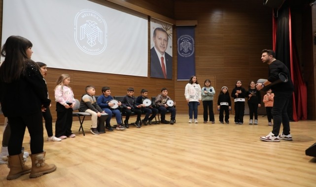 Melikgazi Belediyesinin çocuk korosunda geleceğin ses sanatçıları yetişiyor