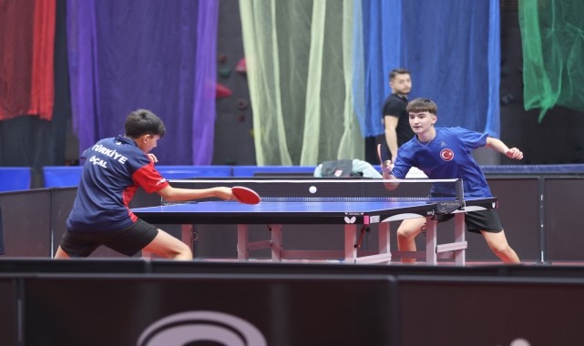 Nevşehir'de, 50 ülkeden 350 masa tenisçi madalya mücadelesi veriyor