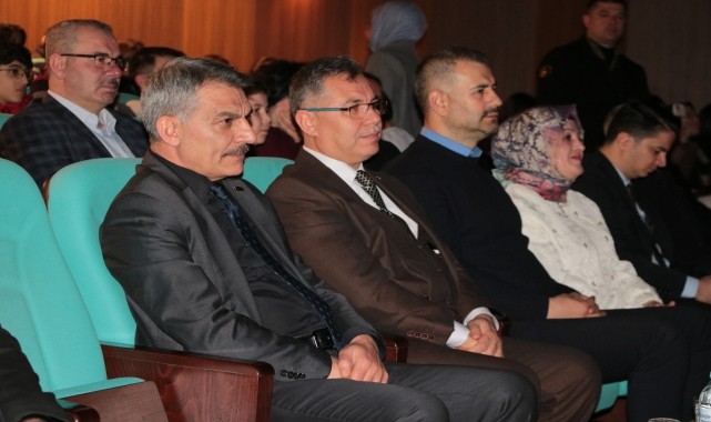 Yozgat&#039;ta Liseler Arası Tiyatro Festivali başladı