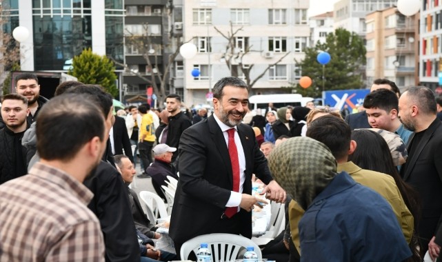 AK Parti Ankara teşkilatı sokak iftarında buluştu