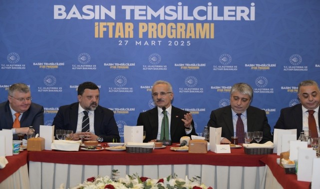 Bakan Uraloğlu, basın mensuplarıyla bir araya geldi: