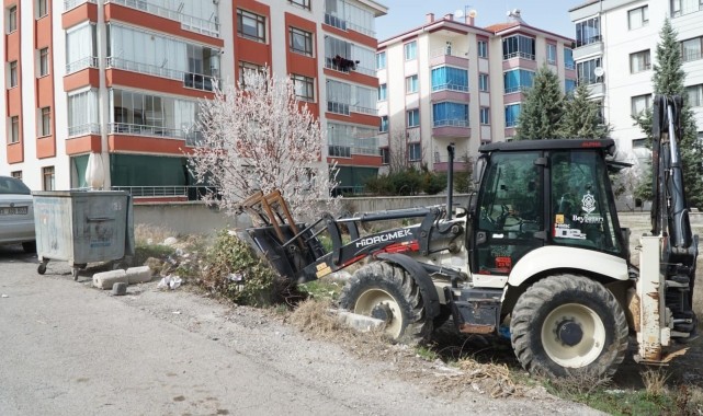 Beypazarı&#039;nda belediye ekipleri temizlik çalışmalarına devam ediyor