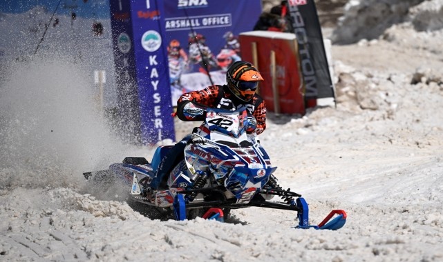 Dünya Kar Motosikleti Şampiyonası'nda sıralama yarışları tamamlandı