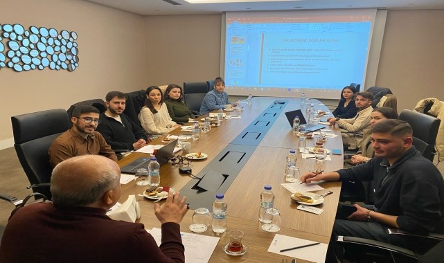 ERÜ&#039;de annelere medya okuryazarlığı eğitimi verilecek