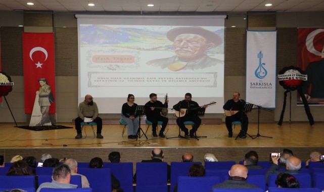 Halk ozanı Aşık Veysel vefatının 52. yılında Sivas&#039;ta anıldı