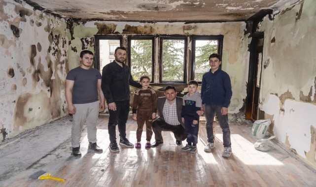 Kahramankazan&#039;da evi yanan aileye hayırsever iş insanından yardım