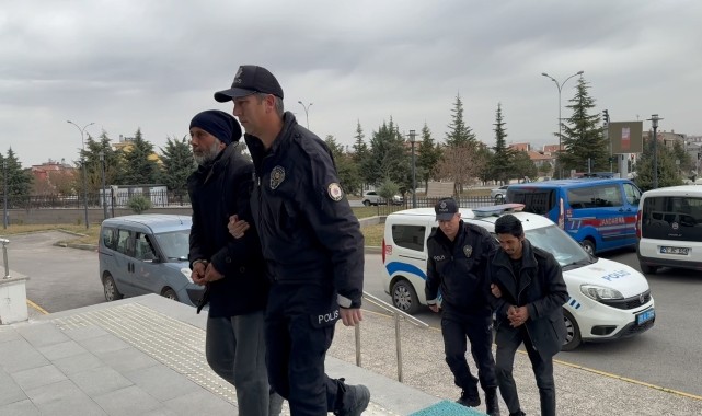 Karaman&#039;da, ev kundakladıkları iddiasıyla gözaltına alınan 2 kişi tutuklandı