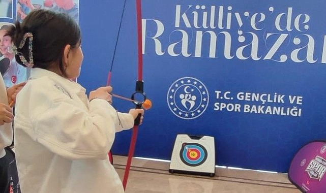 Karamanlı çocuklar Külliye&#039;de