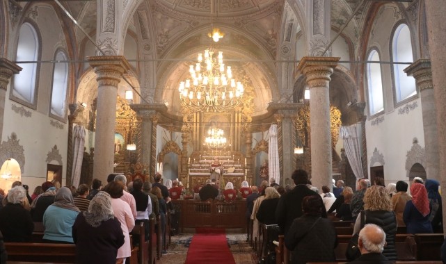 Kayseri&#039;de Surp Krikor Lusavoriç Kilisesi&#039;nde &quot;miçing ayini&quot; yapıldı