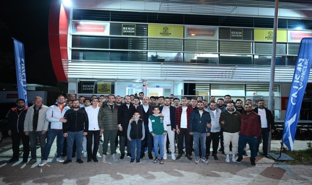 Konya Büyükşehir Belediye Başkanı Uğur İbrahim Altay, gençlerle sahurda buluştu