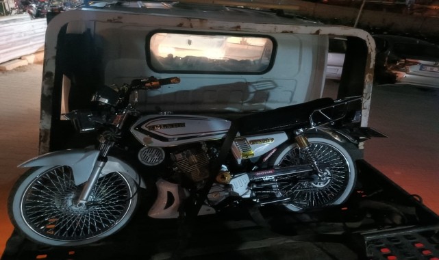 Nevşehir'de trafik kurallarını ihlal eden ehliyetsiz 2 motosiklet sürücüsüne ceza kesildi