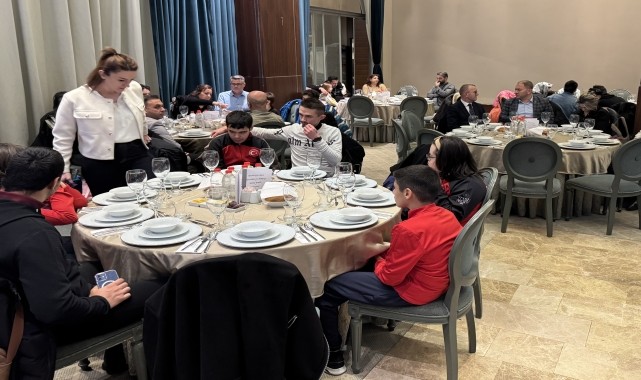 Özel sporcular camiası iftarda bir araya geldi