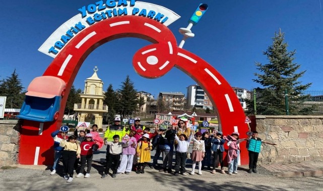 Yozgat&#039;ta jandarma öğrencilere trafik eğitimi verdi