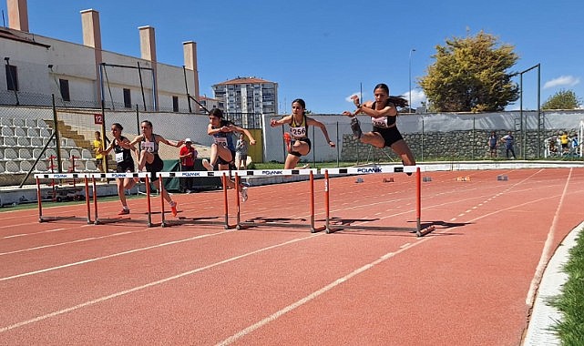 500 sporcu Karaman&#039;da ter döktü