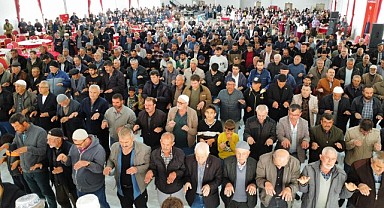 Akçaşehir'de eller semaya kalktı