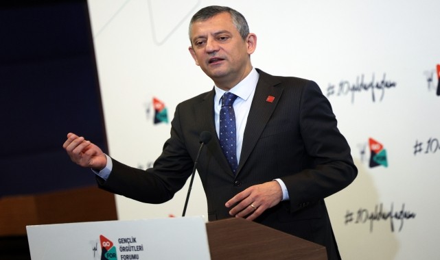 CHP Genel Başkanı Özel, Gençlik Örgütleri Forumu üyeleriyle görüştü