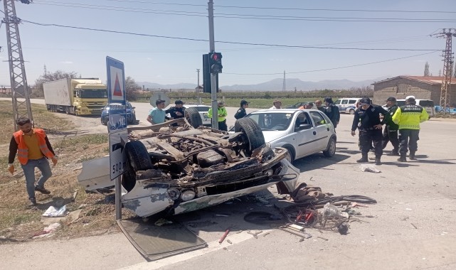 Karaman&#039;da trafik kazasında 2 kişi yaralandı