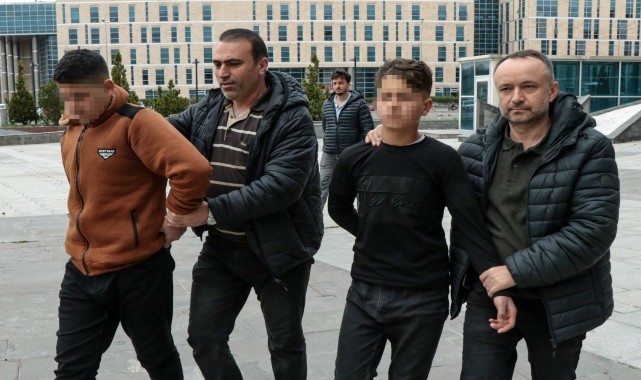 Kayseri&#039;deki bıçaklı kavgada ağır yaralanan çocuk yaşamını yitirdi