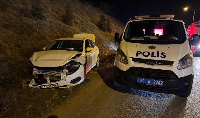 Kırıkkale&#039;de iki otomobilin çarpıştığı kazada 4 kişi yaralandı