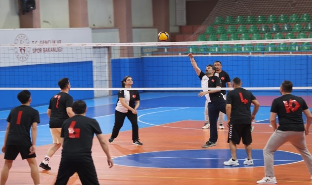 Nevşehir&#039;de kamu çalışanlarına voleybol turnuvası düzenlendi
