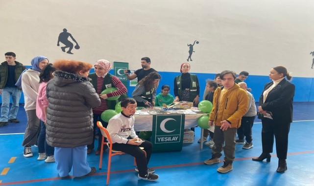 Sivas&#039;ta Yeşilay tarafından Dünya Otizm Farkındalık Günü etkinliği düzenlendi