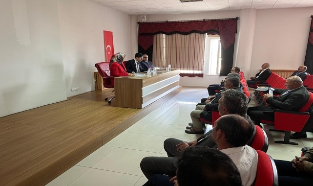 Ulaş Kaymakamı Eskimez, muhtarlarla bir araya geldi