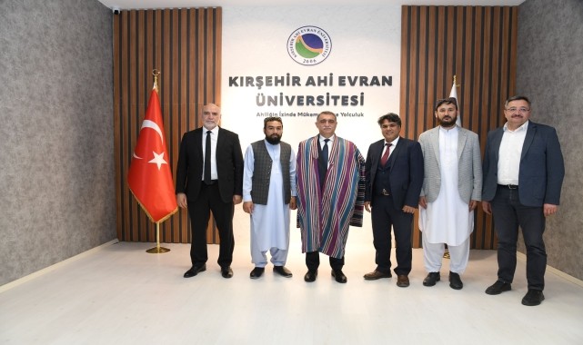 Afganistanlı yetkililerden KAEÜ Rektörü Karahocagil&#039;e ziyaret