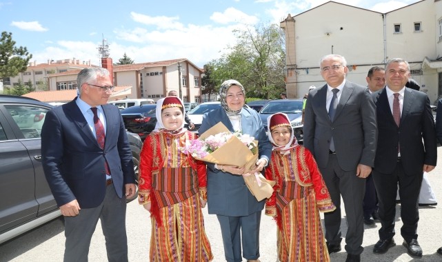 Ankara&#039;da &quot;Türkiye Yüzyılı&#039;nda Anne ve Baba Olmak&quot; konulu konferans düzenlendi