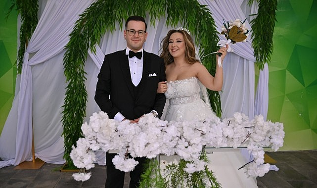 Ayşegül ve Ali dünya evine girdi