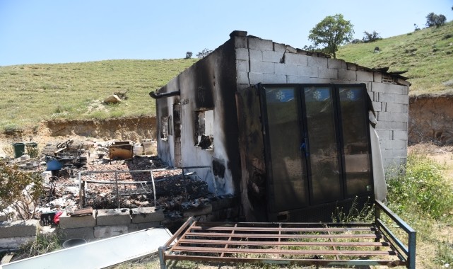 Bahşılı&#039;da yangın çıkan barakada hasar oluştu