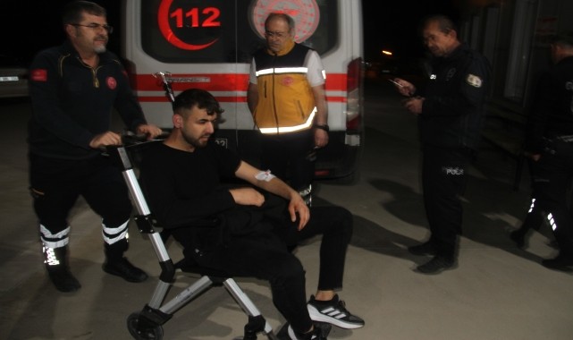 Beyşehir&#039;de parktaki kavgada bıçaklanan genç yaralandı